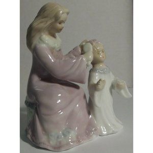 Herco Designed By Faith Collection Figurine Mother Brushing Daughter Hair blonde